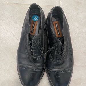 Florsheim Men's Classic Black Leather Oxfords